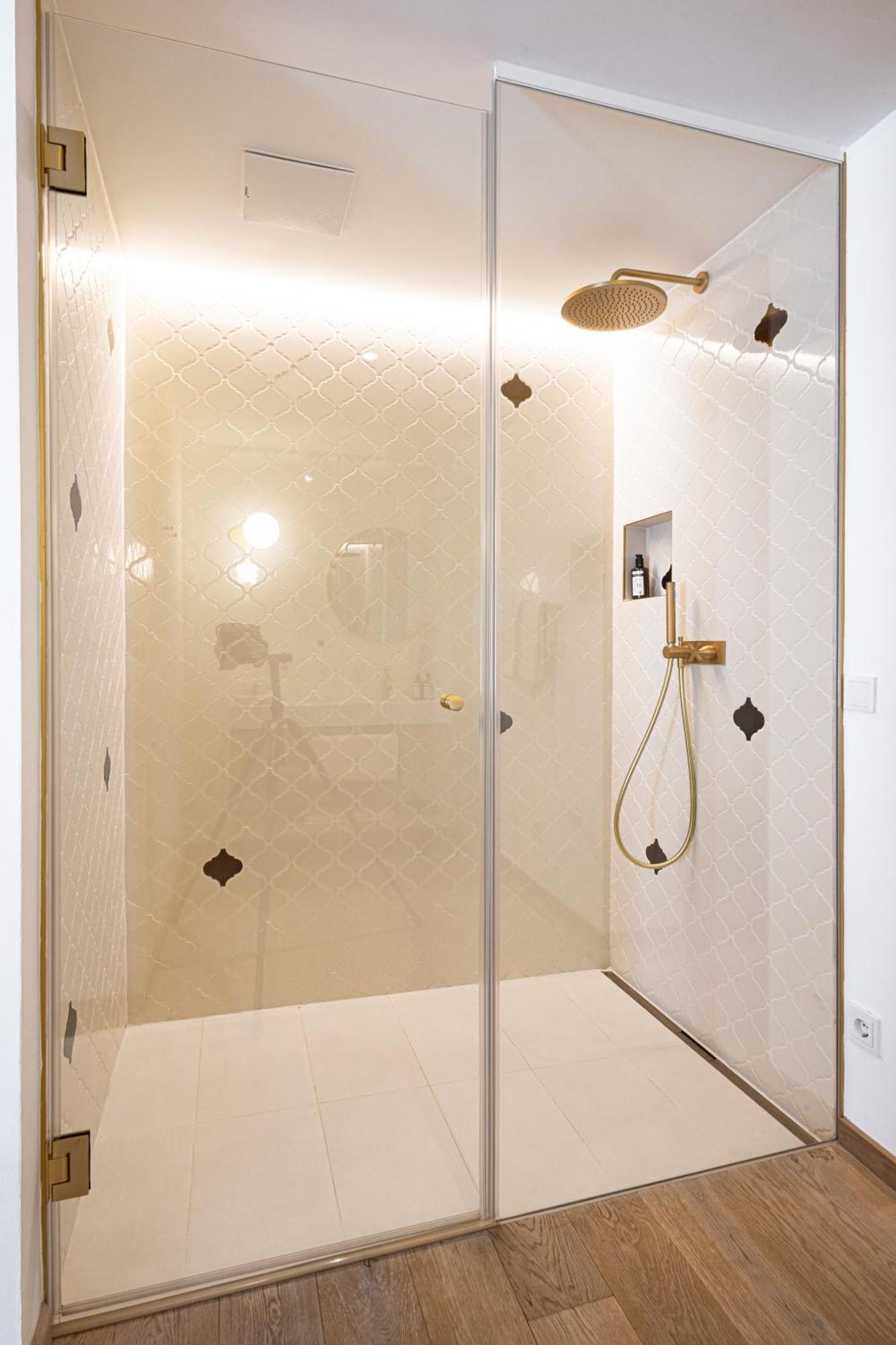 Boutiquehotel Zum Goldenen Hirschen Gmunden Luaran gambar