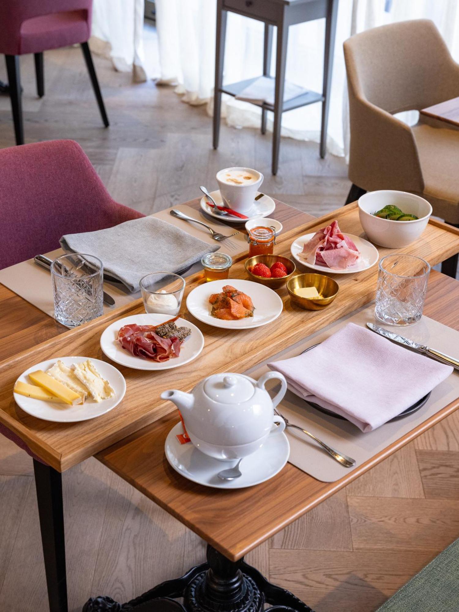 Boutiquehotel Zum Goldenen Hirschen Gmunden Luaran gambar